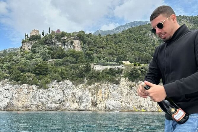 Boat tour of the Amalfi Coast with Aperitif - Aperitif and onboard food: where the value really shows