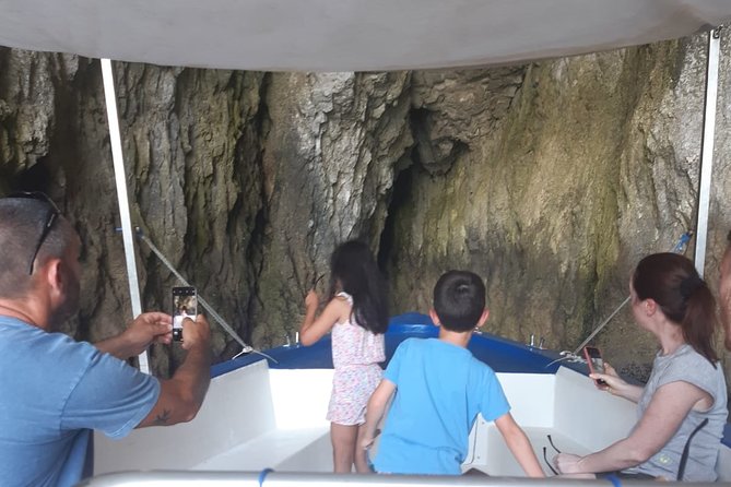 Boat tour Ortigia, sea caves and Pillirina 2h - Ognina rocky coast and the swim/snorkel moments: what to expect