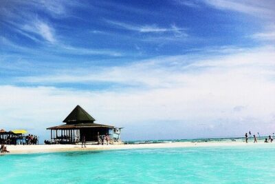 Boat Tour to Johnny Cay & Aquarium in San Andres Island - Rocky Cay (Cayo Rocoso): a rocky break with beach-and-photo time