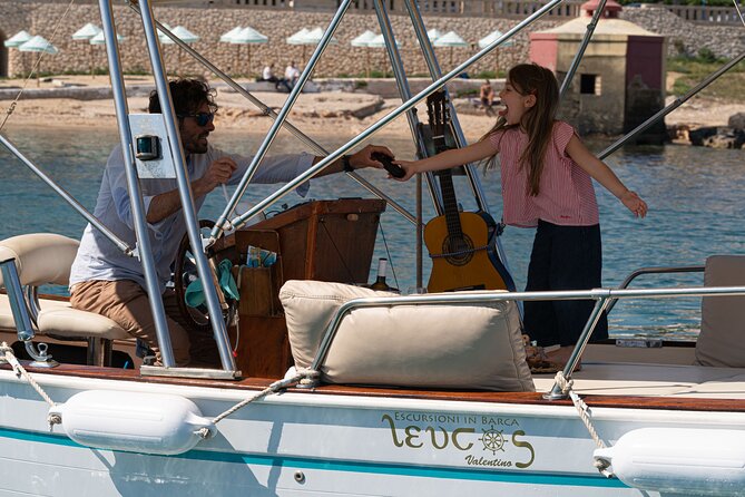Boat tour to the caves - Capo di Leuca Caves by boat: the short ride that packs a swim stop