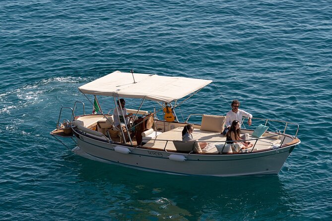 Boat tour to the caves - The itinerary in plain English: how your 90 minutes usually unfold