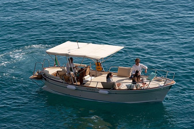 Boat tour to the caves - The best part isn’t the caves alone: the onboard mood and music