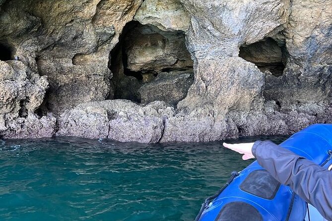 Boat trip along the Golden Coast and Benagil Caves - Benagil Beach and Algar de Benagil: the main act