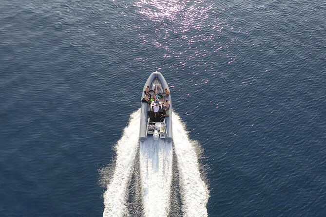 Boat trip and snorkeling in Villefranche - sur - Mer - Gear-up at the Chango team: wetsuits, fins, and less hassle