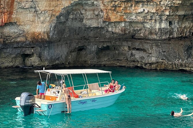 Boat trip and visit of the caves of Santa Maria di Leuca - A small-boat cave route that actually fits in 3 hours