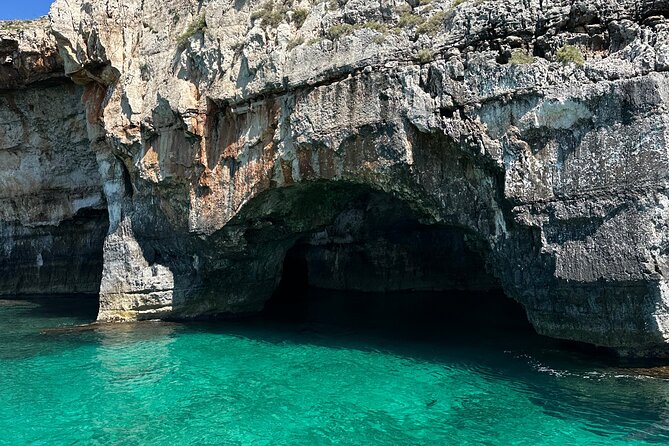 Boat trip and visit of the caves of Santa Maria di Leuca - Marcheddu Tower and Dead Man’s Tower: more than a label