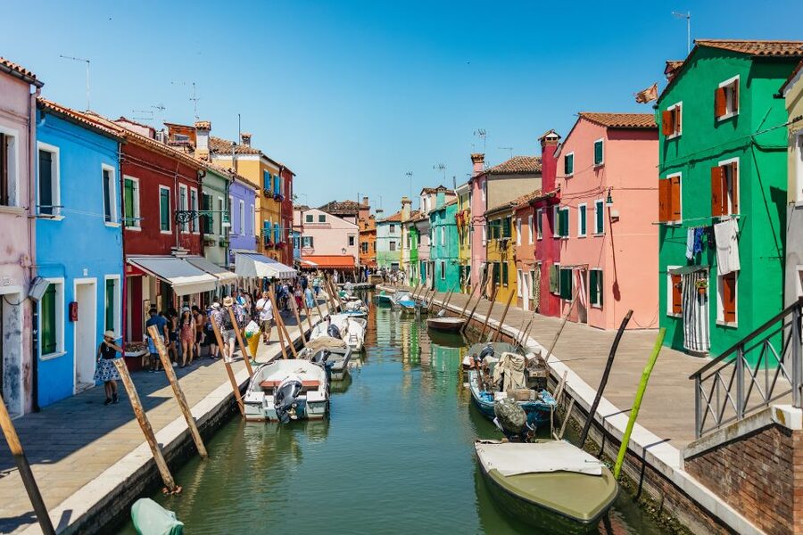 Boat Trip: Glimpse of Murano, Torcello & Burano Islands - Burano: lace shopping, photo-perfect color, and your best time planning