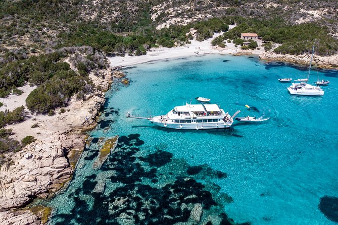 Boat trip La Maddalena Archipelago - Departure from Palau - On-board reality: clean boat, restroom access, and a commentary team