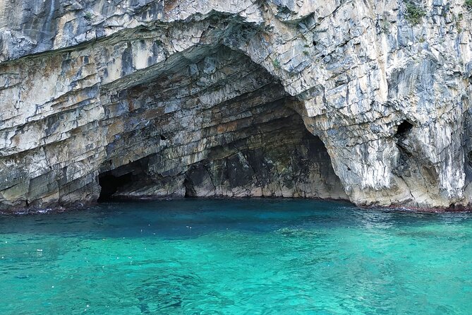 Boat Trip "Sea Caves of Thetis" - Ovrios stop: quick orientation before the next stretch