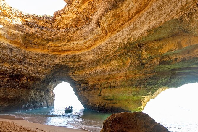 Boat Trip Through the 15 Caves of Benagil - Weather, Waves, and Why Your Start Time Matters