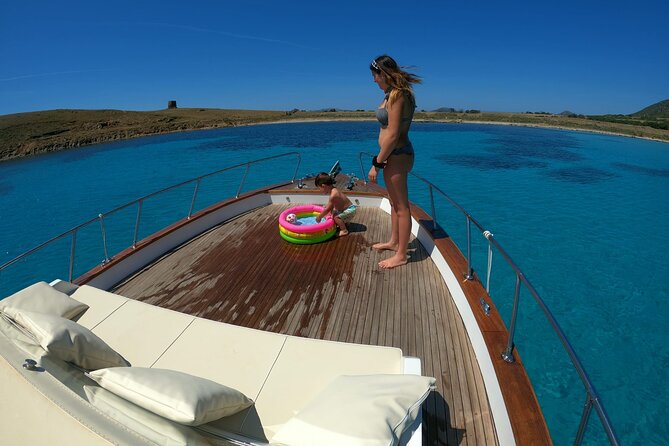 Boat trip to Asinara with lunch in Stintino - The Boat Itself: Comfortable Craft for a Coves Day