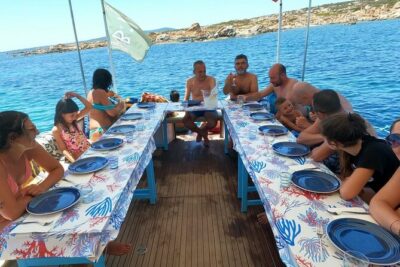 Boat trip to Asinara with lunch in Stintino - Getting On Board: Meeting Point and the “No-Fuss” Setup