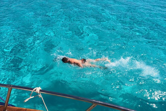 Boat trip to Asinara with lunch in Stintino - Snorkeling in Asinara: Included Gear and Smart Expectations