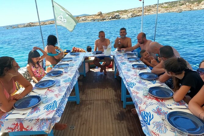 Boat trip to Asinara with lunch in Stintino - Getting On Board: Meeting Point and the “No-Fuss” Setup