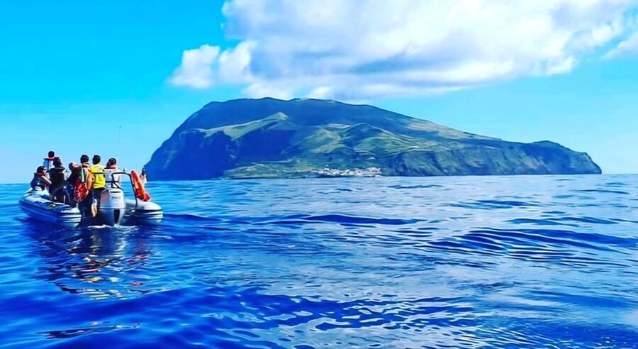 Boat Trip to Corvo and Island Sightseeing Tour - Caldeirão crater walk: the main event, with real stamina demands