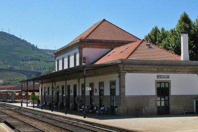 Boat Trip to Régua Through the Douro Valley with Breakfast and Lunch - Breakfast, Transport, and What the Day Actually Includes