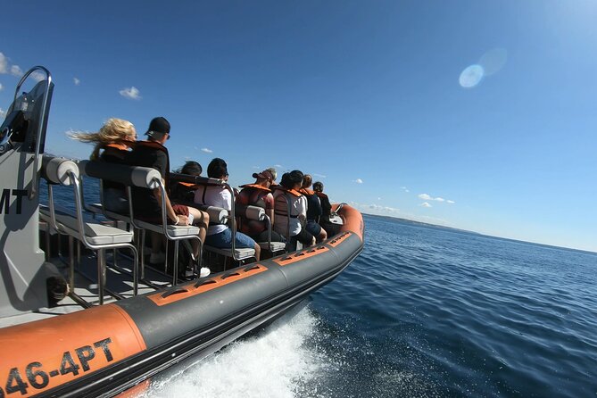 Boat trip to the caves of Benagil - What it feels like in real life: wind, spray, and how to dress