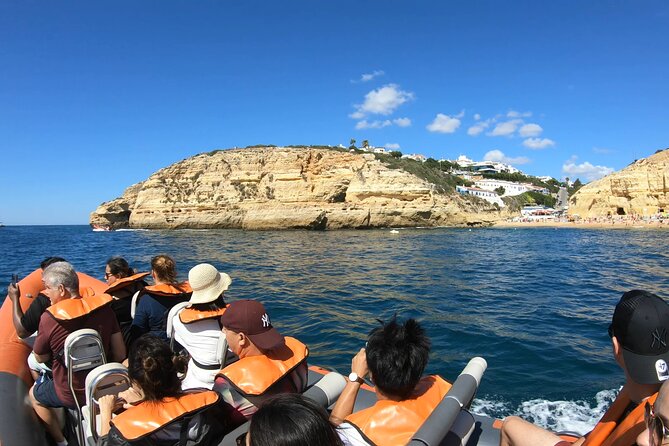 Boat trip to the caves of Benagil - Timing choices in Lagos: when to go for calmer vibes