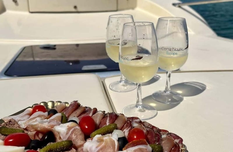 Bonifacio: Sunset Aperitif Dining Boat Tour - Bonifacio Cliffs at Golden Hour: What This Tour Really Gives You