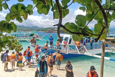 Boracay: Island Boat Tour with Crystal Cove Entry - The 5-hour flow: short sail, frequent ocean time