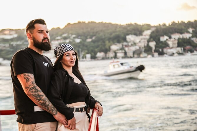 Bosphorus Cruise Boat Tour İstanbul And Golden Horn With Guide - Golden Horn Stretch: Bridges and Hills From the Water