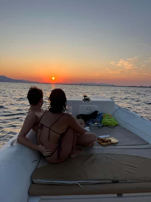 Cagliari: Sunset Boat Tour with Aperitif and Prosecco - Who this Cagliari sunset tour suits best
