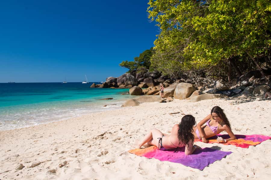 Cairns: Great Barrier Reef and Fitzroy Island Boat Tour - In-water time: how to make snorkelling at Moore Reef feel easy