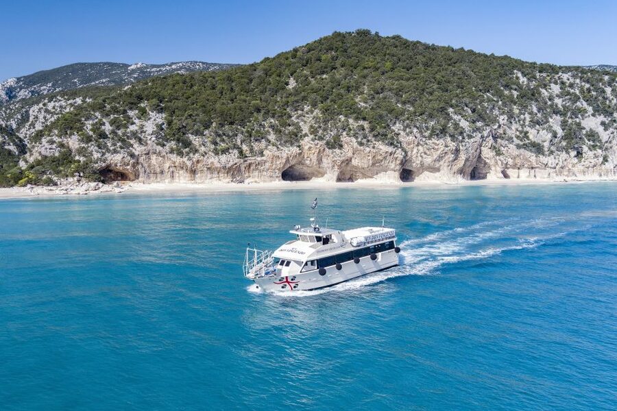 Cala Gonone: Grotta del Bue Marino and Cala Luna Boat Tour - What to bring (and the small rules that matter)