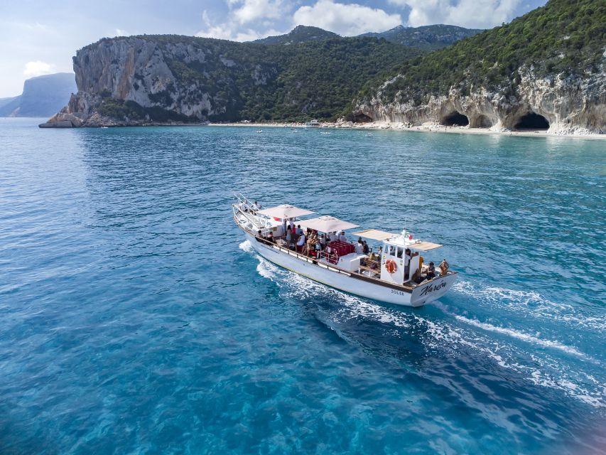 Cala Gonone: Guided Boat Tour to Cala Luna Beach - How the Return Works: Hourly Departures, Then Peak-Season Limits