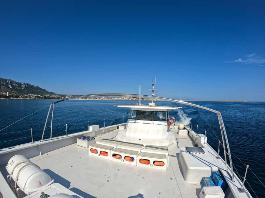 Calpe: Boat Tour with Sunset Option & DJ - The ride experience: motor catamaran comfort and sea reality
