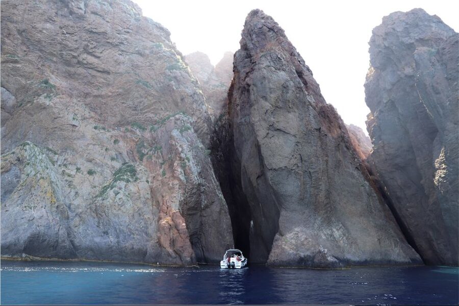 Calvi to Scandola: 4-Hour Boat Tour - Getting on board the Santa Regina: the west-coast approach that sets the tone