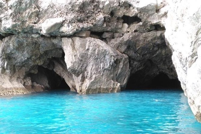 Capri Boat Tour from Sorrento: Swim, Grottos & Light Lunch - Swimming and Snorkeling: What You Can Expect (and How to Handle Choppy Water)