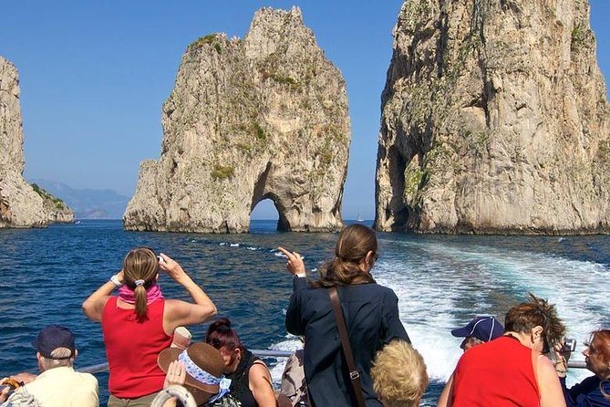 Capri: Boat Tour, Priority Tickets & Blue Grotto (Optional) - On board experience: comfort, crowd size, and live commentary