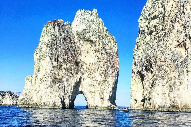 Capri: Boat Tour, Priority Tickets & Blue Grotto (Optional) - Timing your departure: why early rides tend to win