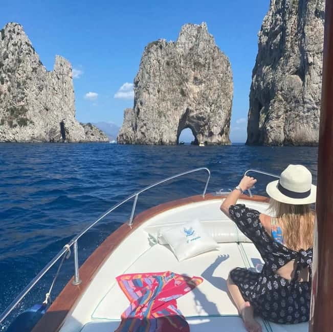 Capri: Scenic Boat Tour with Swimming, Limoncello & Snack - Meet the Route: From Via Cristoforo Colombo to Capri’s Famous Rocks