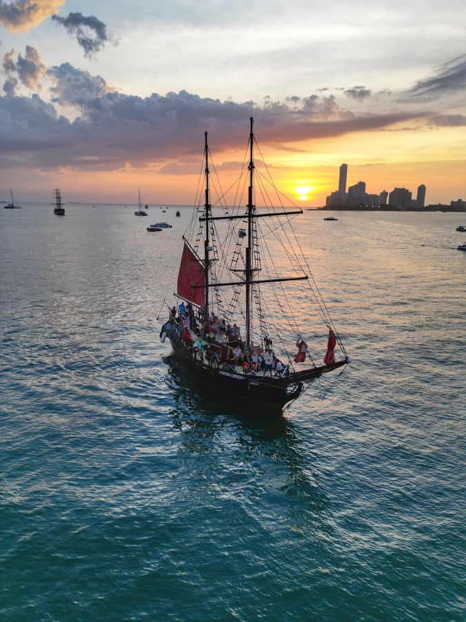 Cartagena, CO: Sunset Skyline Pirate Boat Tour with Drinks - Price and logistics: making the $50 feel like real value