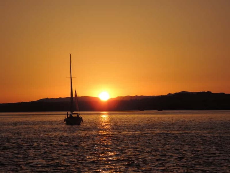 Cascais: Sunset Boat Trip with Welcome Drinks - What you’ll remember from this Cascais sunset cruise