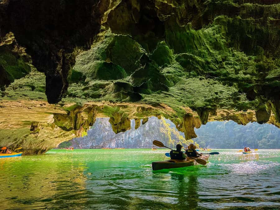 Cat Ba: Lan Ha and Ha Long Bay Boat Tour with Kayaking, Cave - Ben Beo to Cai Beo: cruising past limestone karst you can actually see up close