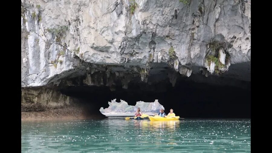 Cat Ba: Lan Ha & Ha Long Bay Kayak & Snorkel Boat Tour - Ba Trai Dao Beach: The Swim Break That Turns the Day Into a Memory