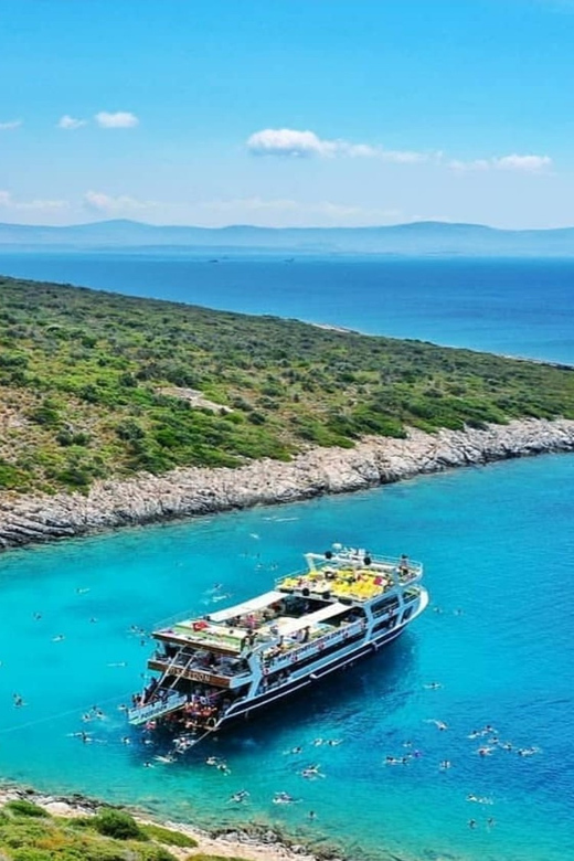 Cesme: Islands and Bays Boat Trip with BBQ Lunch - Sun Loungers, Music, and the On-Board Atmosphere