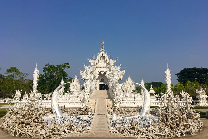 Chiang Mai-Chiang Rai:White+Black+Blue Temple+Golden Triangle+Boat Trip - The Golden Triangle: Borders at the Ruak and Mekong Confluence