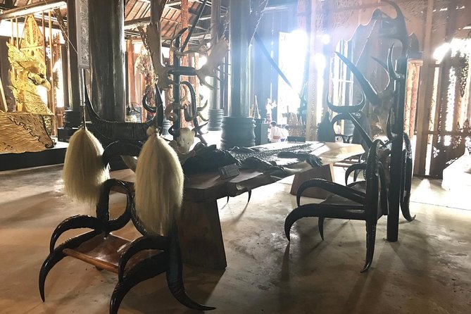 Chiang Mai-Chiang Rai:White-Black-Blue Temple-Golden Triangle-Keren-Boat Trip - Stop 1–2: Baan Dam (Black House) and Thawan Duchanee’s art-museum vibe