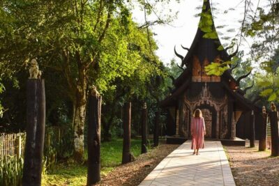 Chiang Rai Full Day Tour with Boat Trip and Longneck Village - Mae Khachan Hot Spring: A Quick Stop Before the Temples