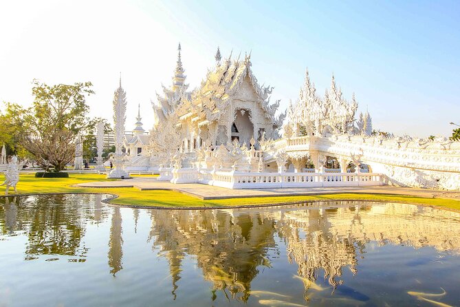 Chiang Rai Full Day Tour with Boat Trip and Longneck Village - Baan Dam Black House Museum and Wat Rong Seur Ten Blue Temple