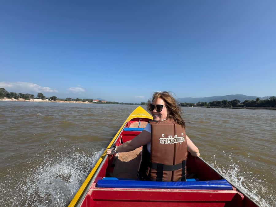 Chiang Rai: Golden Triangle & MaeKhong Private Boat Trip - Choui Fong Tea Plantation: a cool break with tea and viewpoints