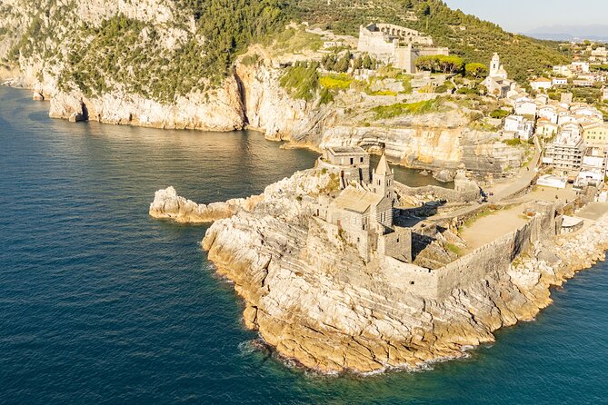 Cinque Terre boat tour PRIVATE, Wonderful Experience - What’s Included on Board (Wine, Snacks, Water, and Snorkel Gear)