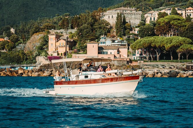 Cinque Terre Daytime Boat Tour : escape into beauty and color - Vernazza: the timeless look you can actually study