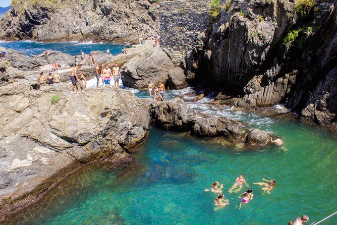 Cinque Terre Hybrid Boat Tour from Monterosso - Stop 3: Corniglia’s cliff-top feel