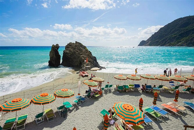 Cinque Terre Hybrid Boat Tour from Monterosso - Stop 4: Manarola and that famous spit of land