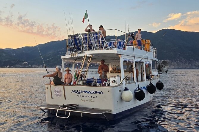 Cinque Terre Lunch boat tour - Why a boat lunch beats the train day in Cinque Terre